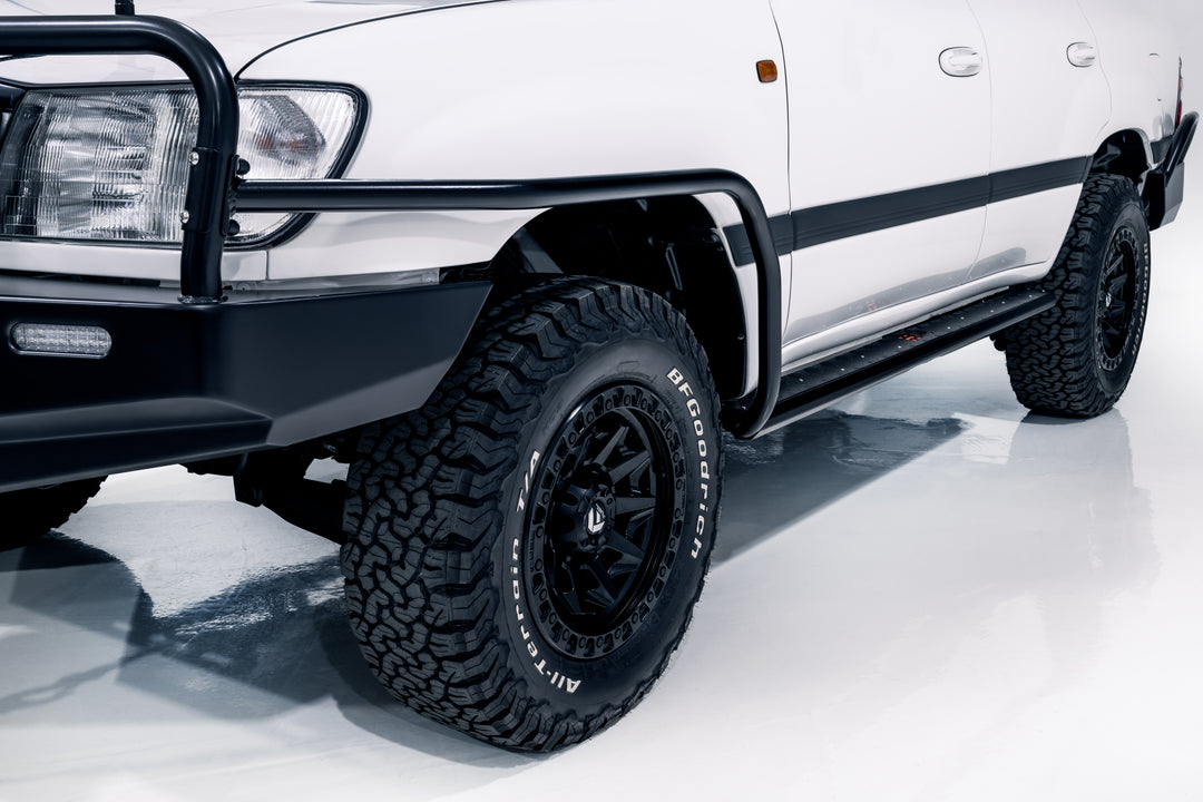 EZ CLASSICS – Toyota Land Cruiser – White