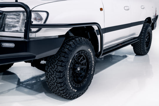 EZ CLASSICS – Toyota Land Cruiser – White