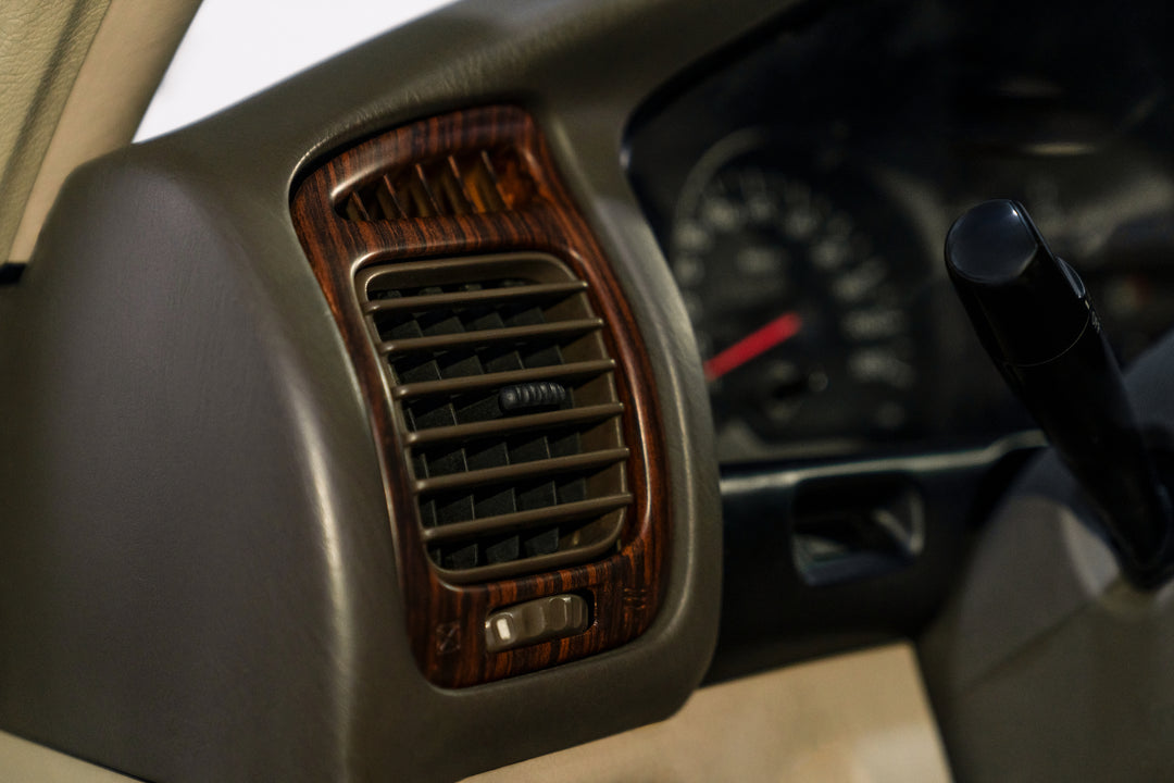 EZ CLASSICS – Toyota Land Cruiser – White