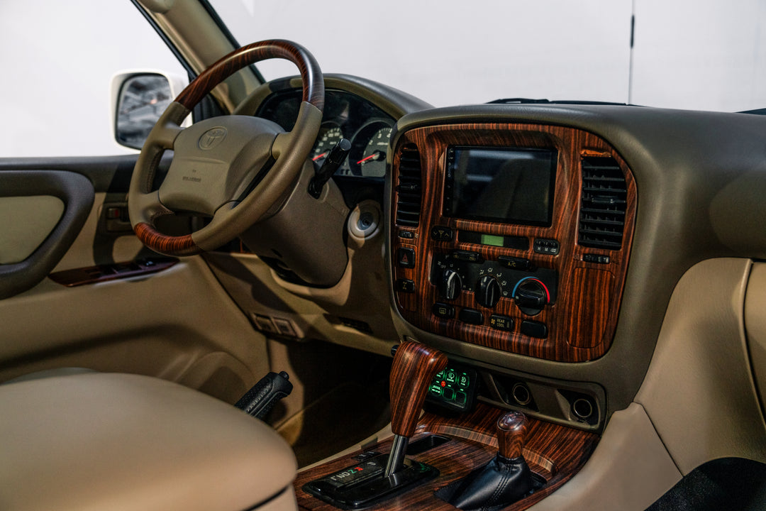 EZ CLASSICS – Toyota Land Cruiser – White