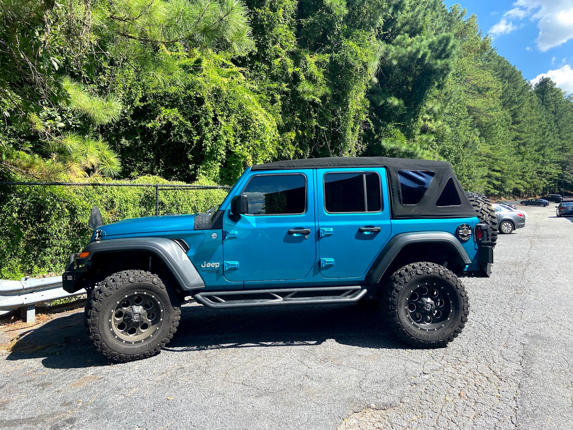 JL 4 Door Squareback in black