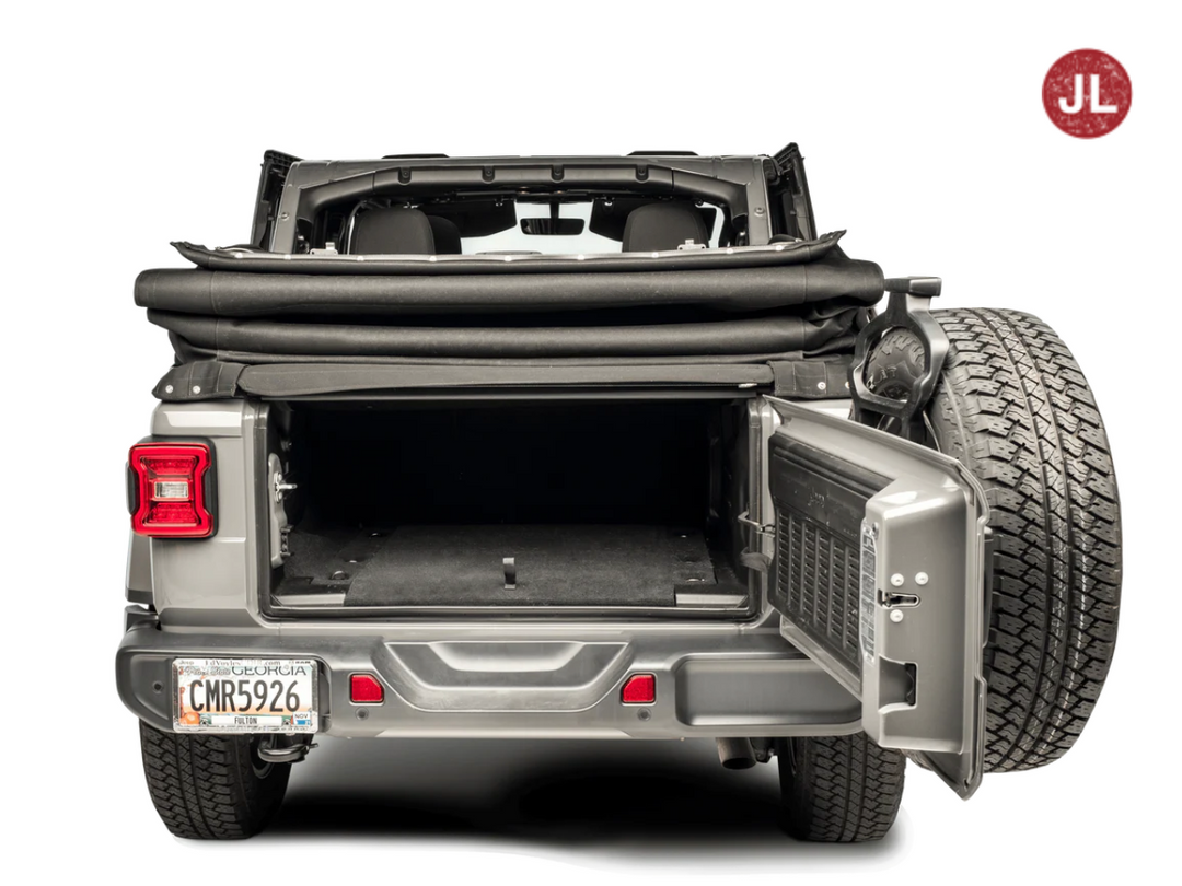 JL 4 أبواب Fastback باللون الأسود