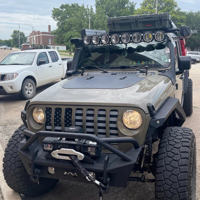 Wrangler JL hood-mounted solar panel